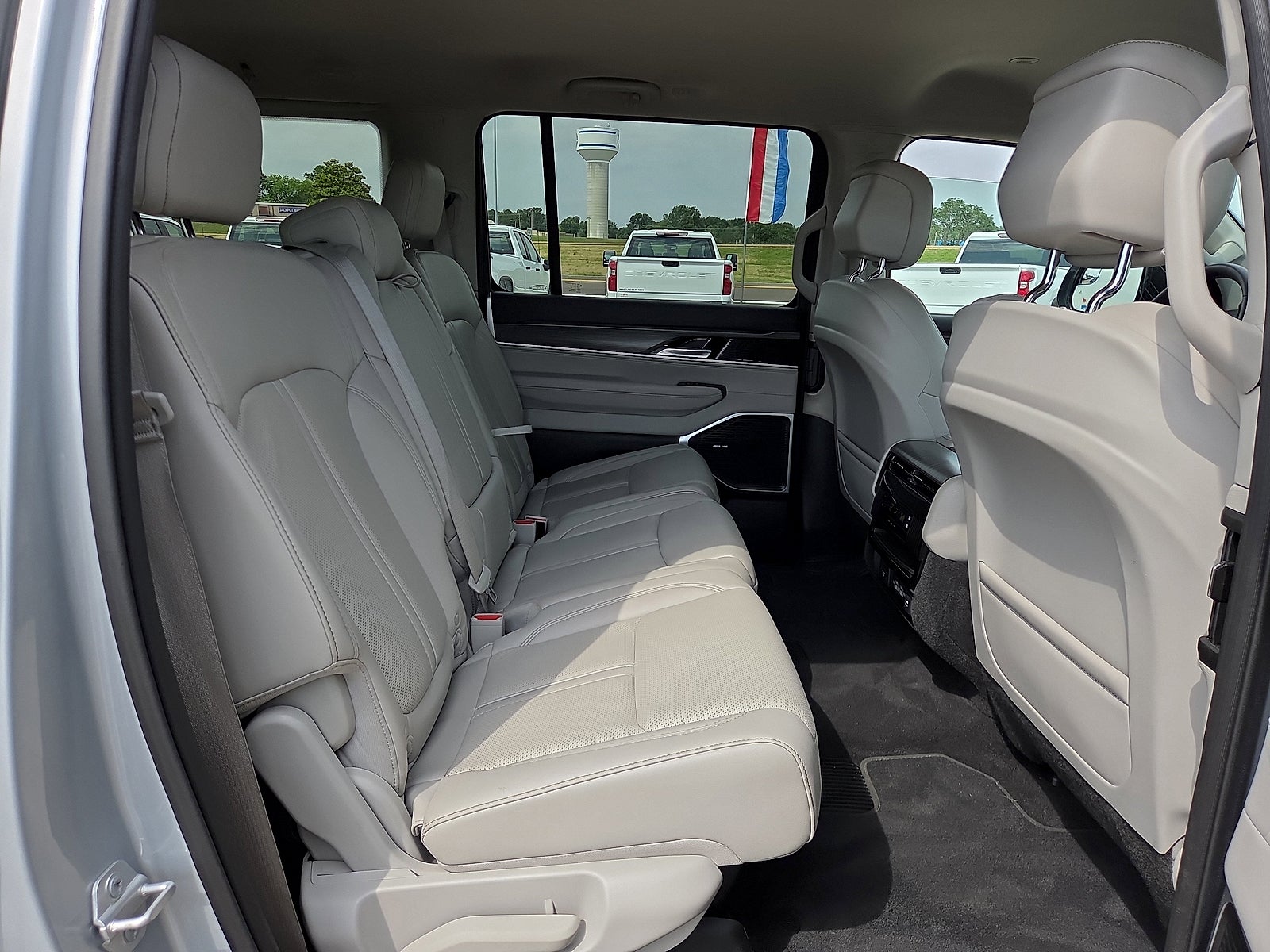 2024 Jeep Wagoneer Series II