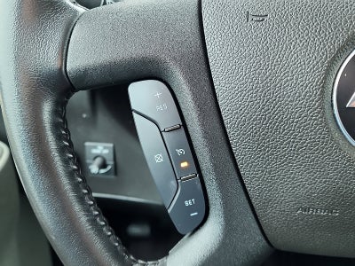 2023 Chevrolet Express Passenger 3500 1LS