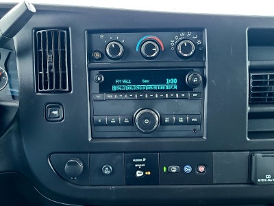 2023 Chevrolet Express Passenger 3500 1LS