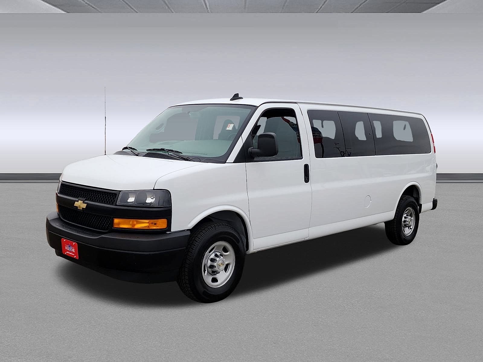 2023 Chevrolet Express Passenger 3500 1LS