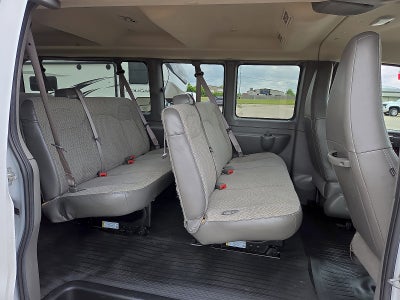 2023 Chevrolet Express Passenger 3500 1LS