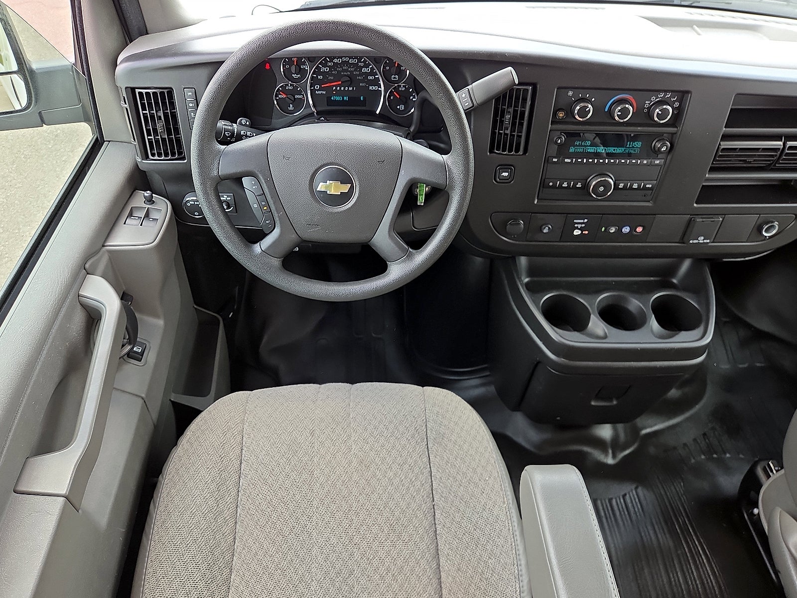 2023 Chevrolet Express Passenger 3500 1LS