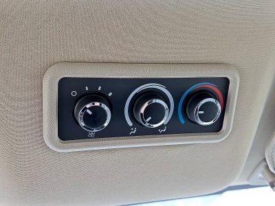 2023 Chevrolet Express Passenger 3500 1LS
