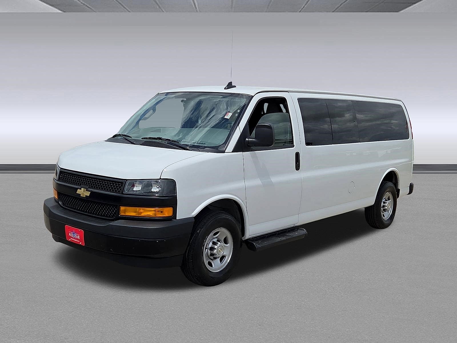 2023 Chevrolet Express Passenger 3500 1LS