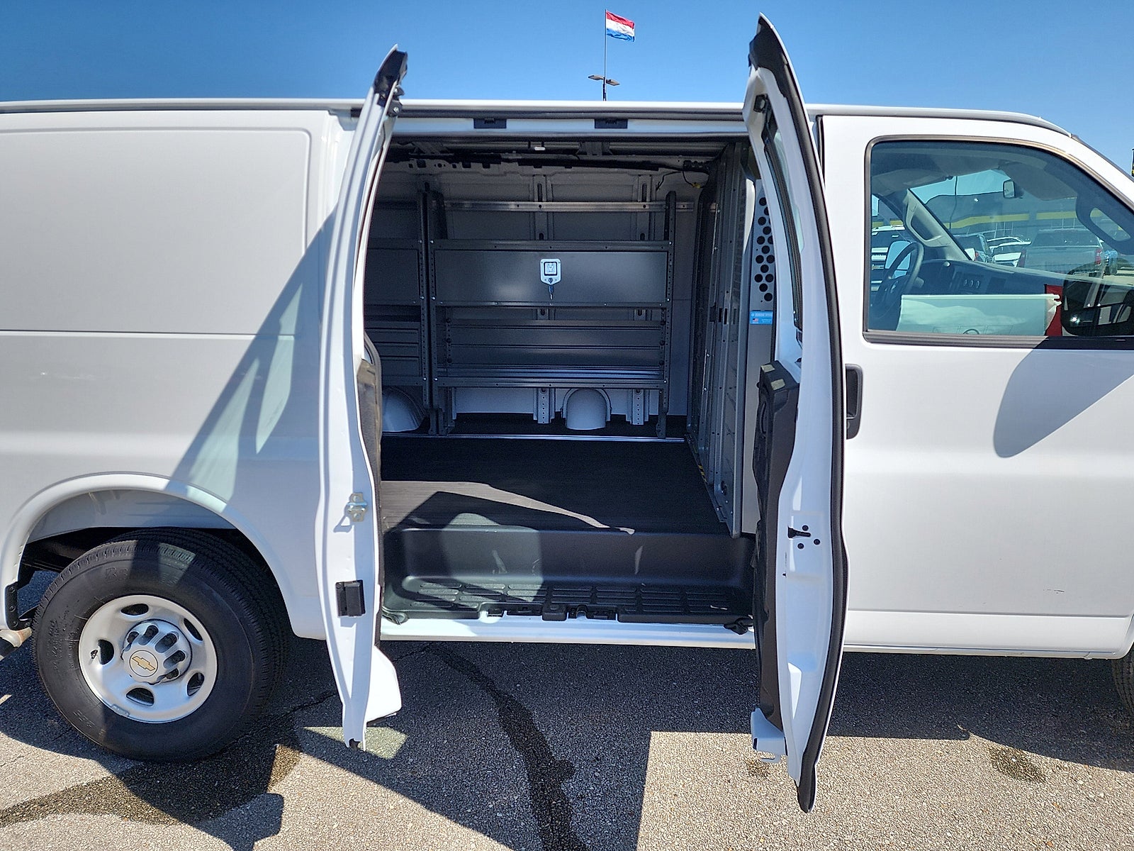 2025 Chevrolet Express Cargo 2500 WT
