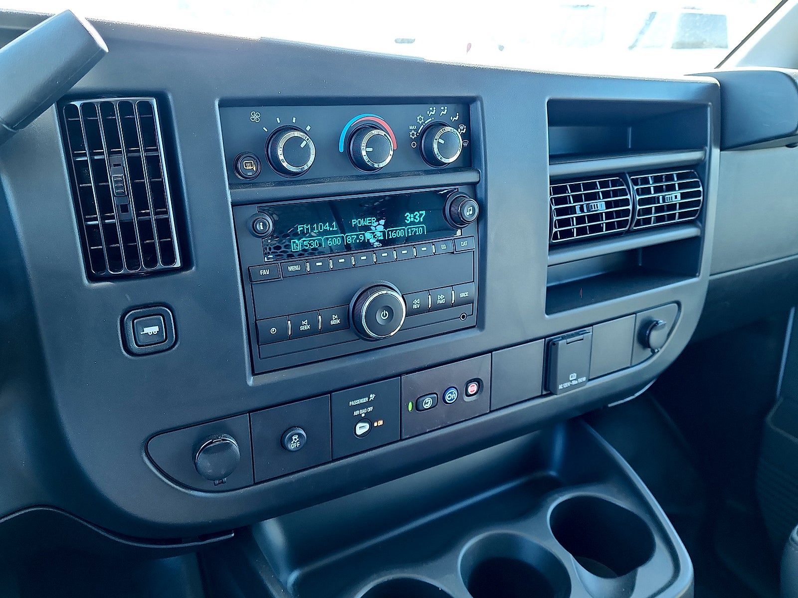 2025 Chevrolet Express Cargo 2500 WT