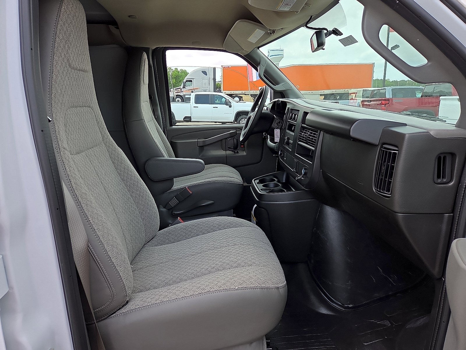 2026 Chevrolet Express Cargo WT