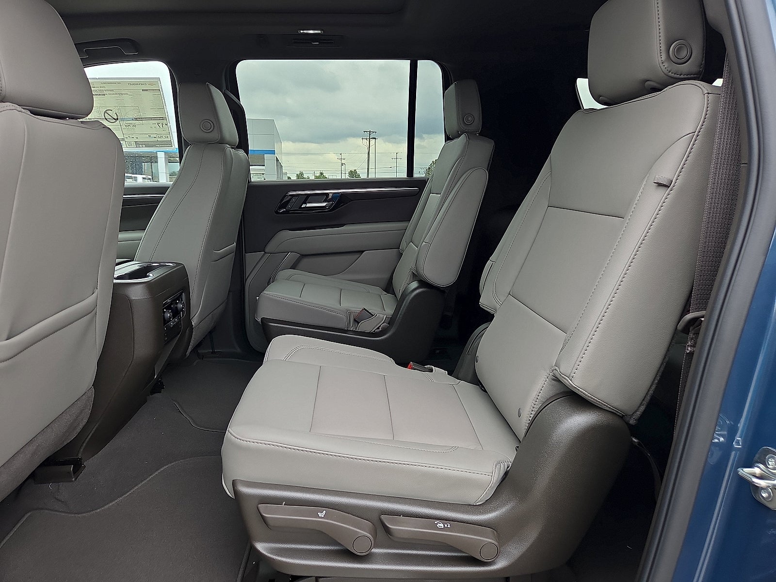 2027 Chevrolet Suburban LT