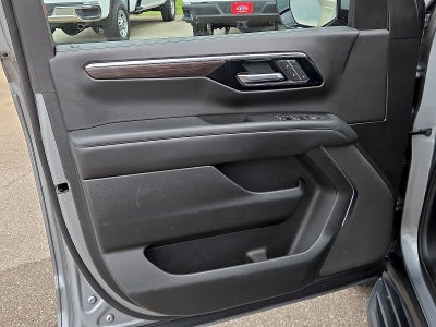 2025 Chevrolet Suburban LT