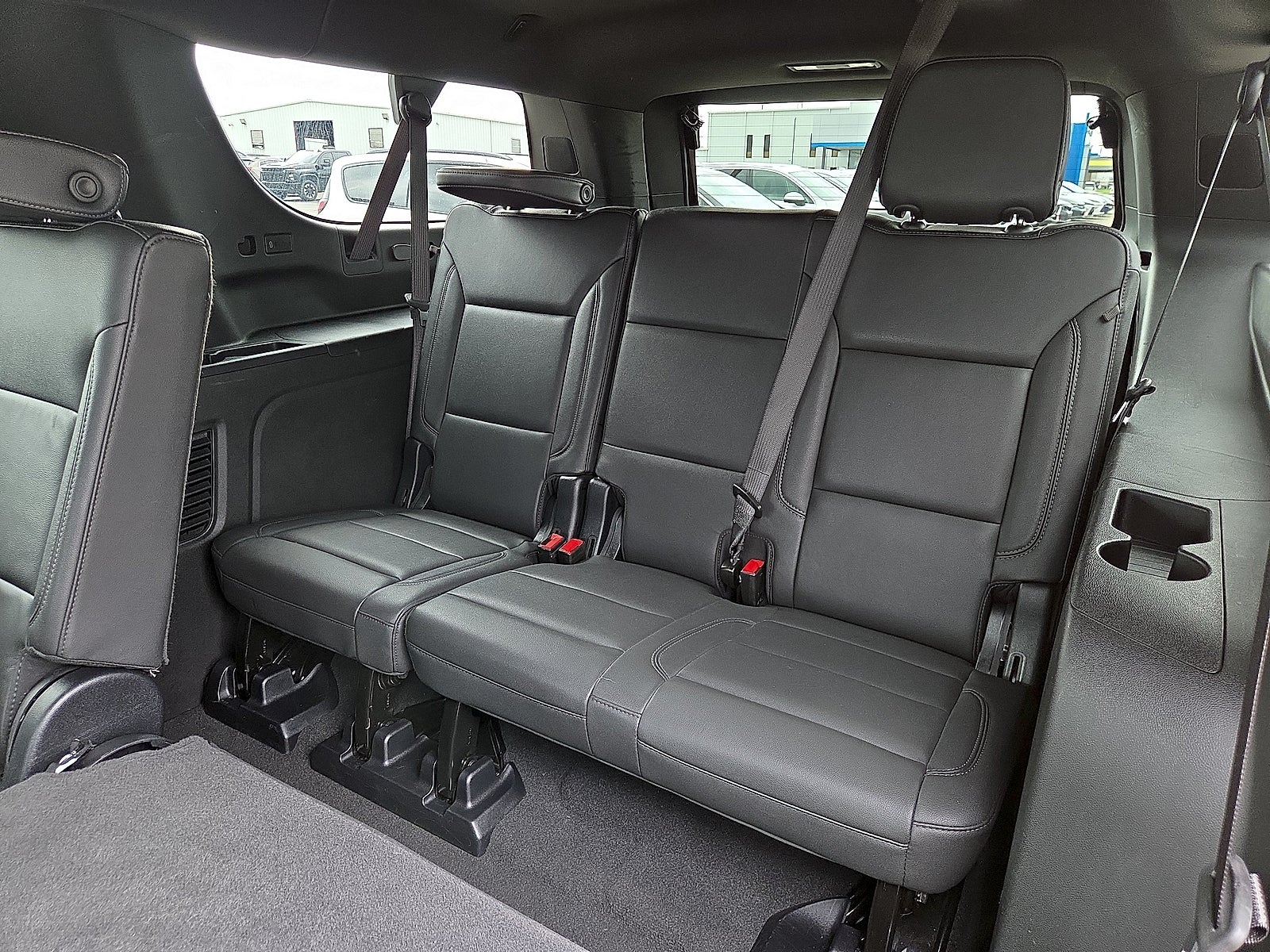 2025 Chevrolet Suburban LT