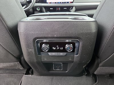 2025 Chevrolet Suburban LT
