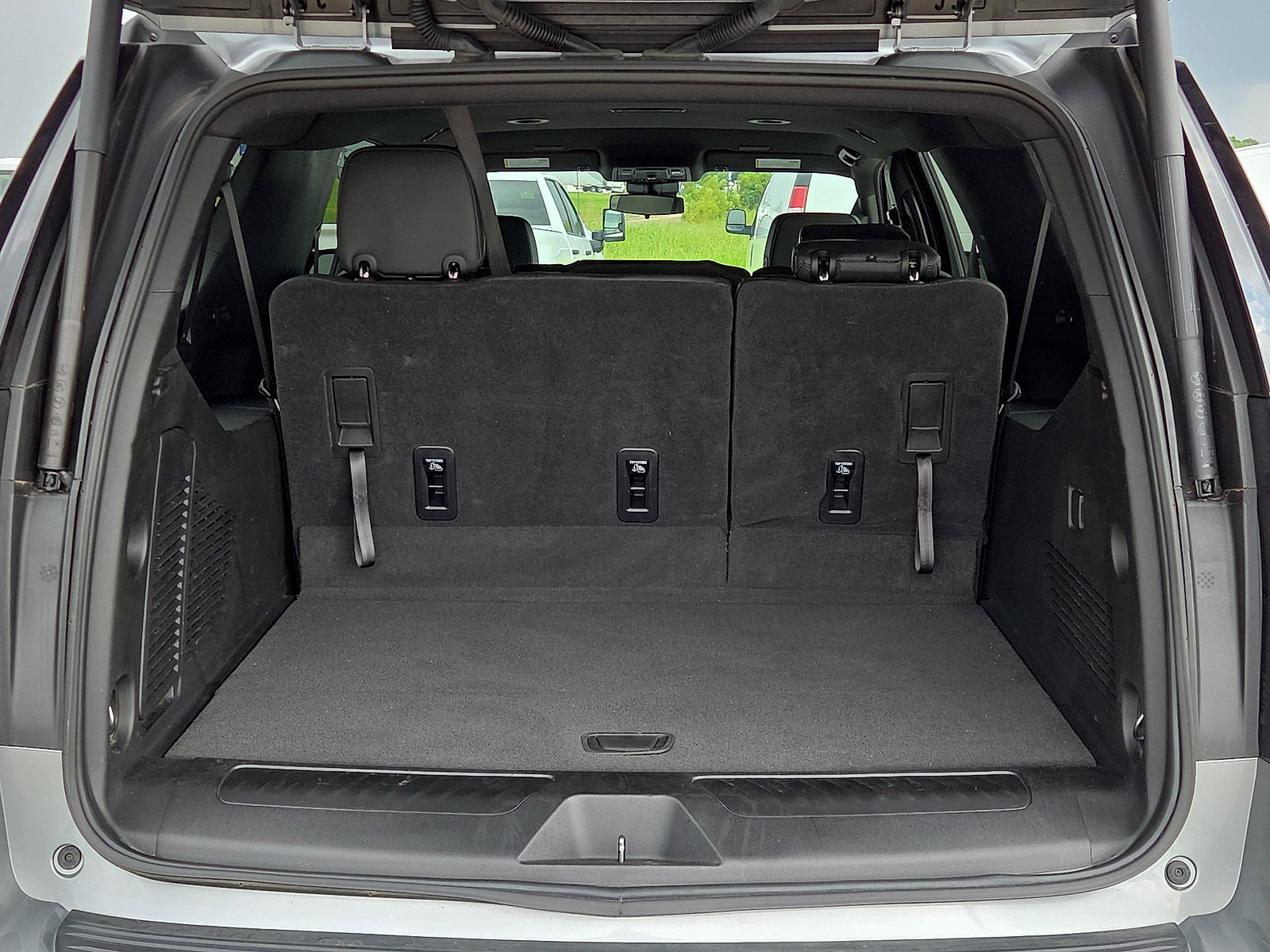 2025 Chevrolet Suburban LT