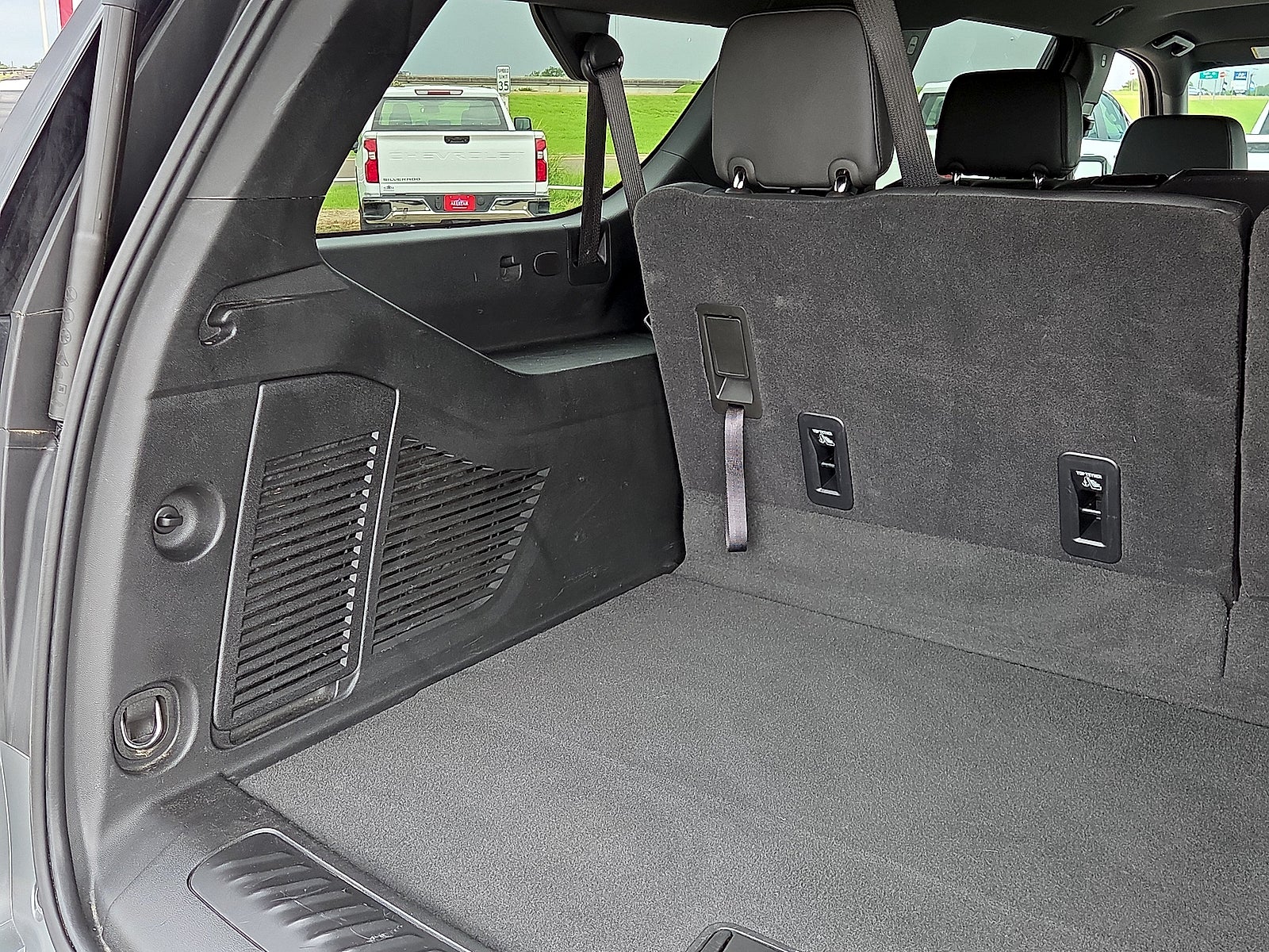 2025 Chevrolet Suburban LT