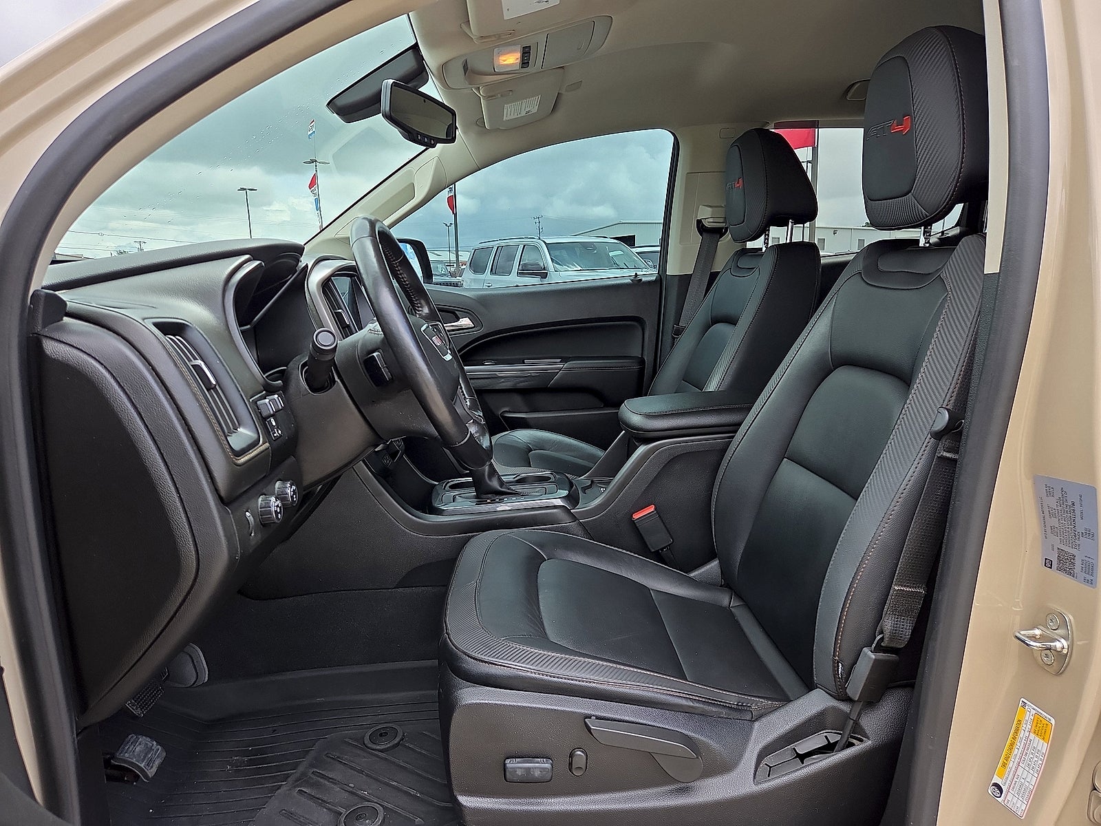 2022 GMC Canyon AT4 - Leather