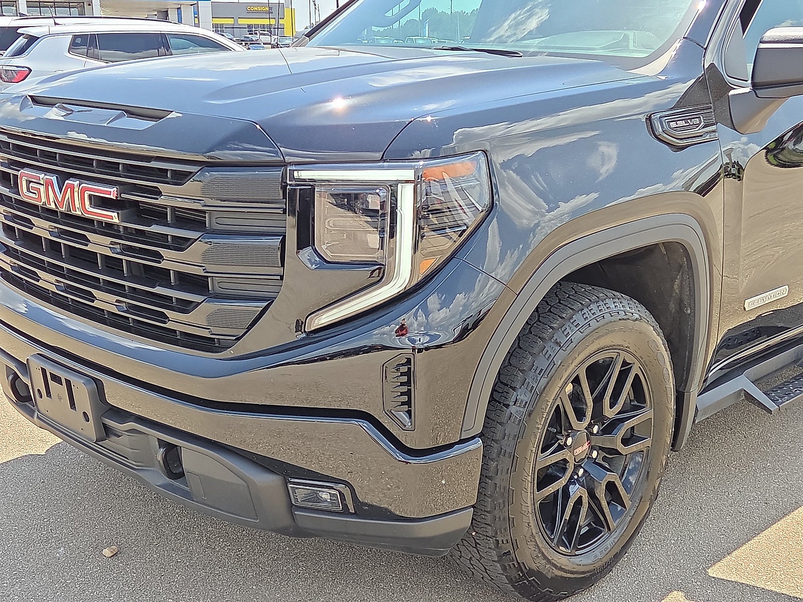 2025 GMC Sierra 1500 Elevation