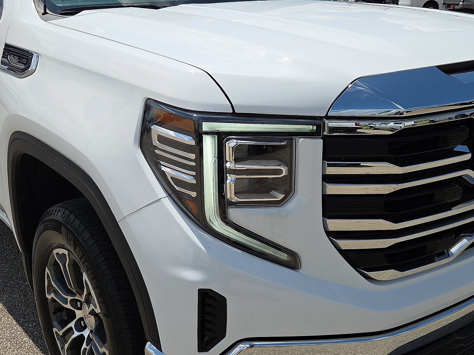 2025 GMC Sierra 1500 SLT