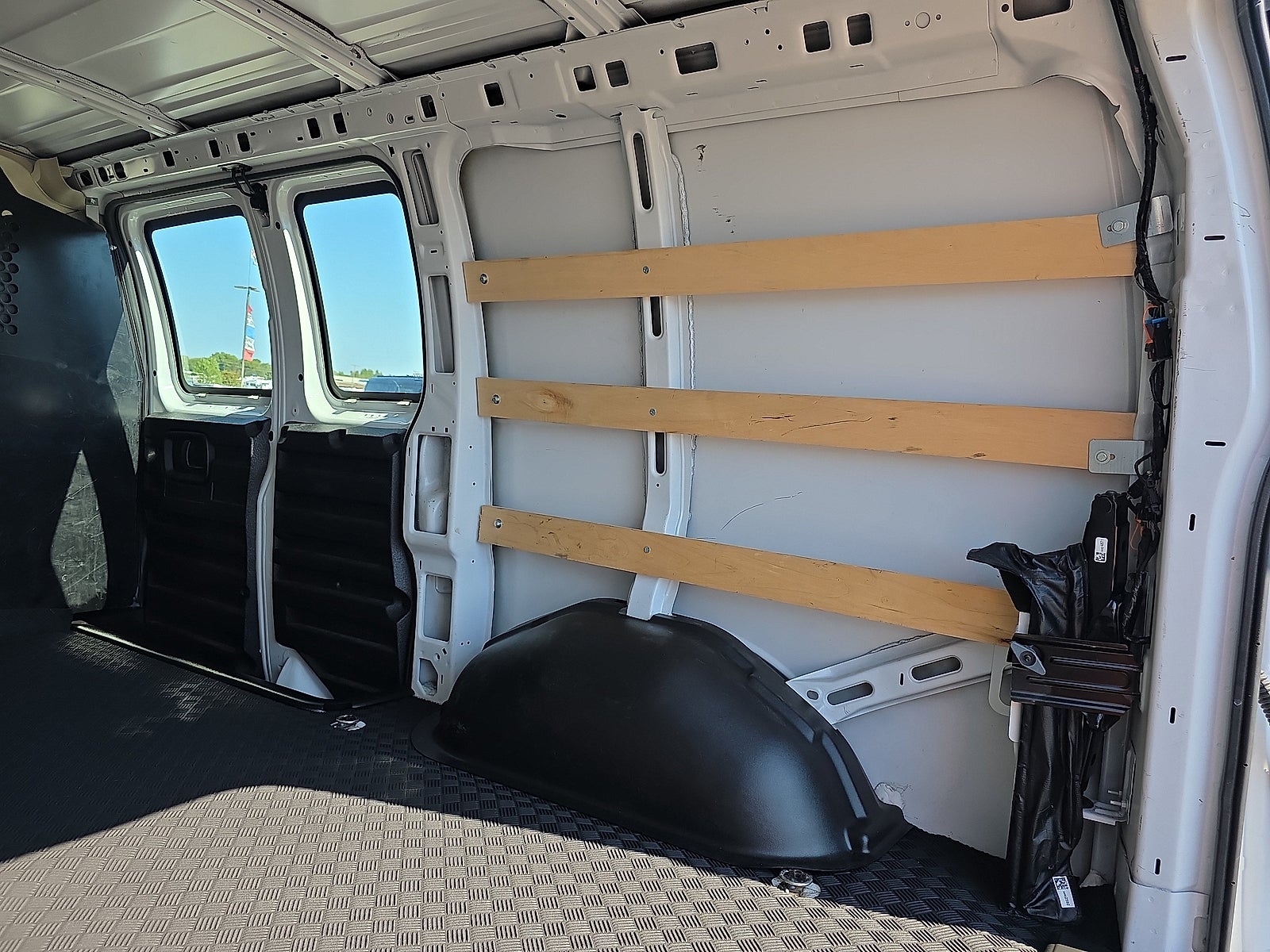 2025 GMC Savana Cargo Work Van