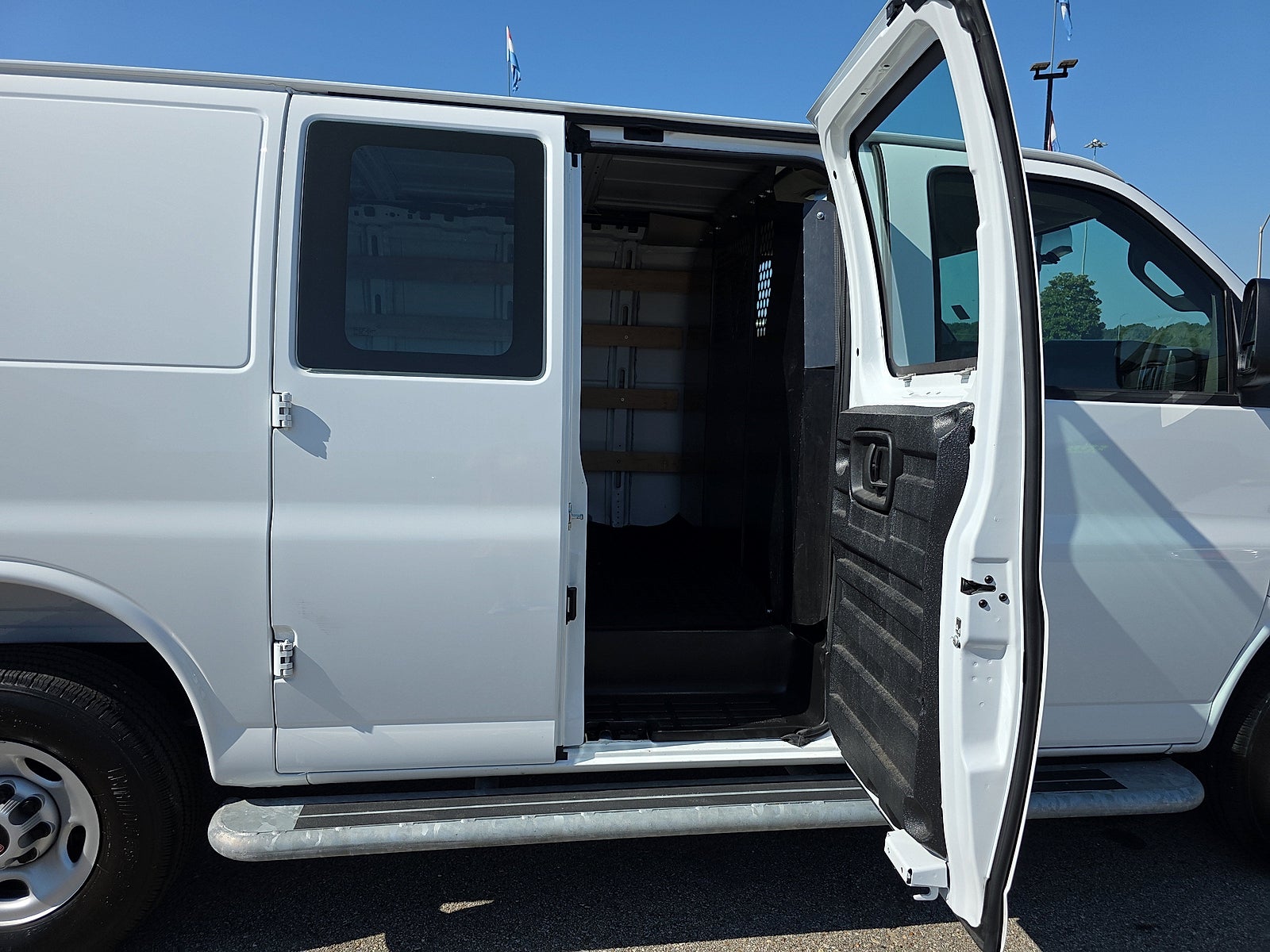 2025 GMC Savana Cargo Work Van