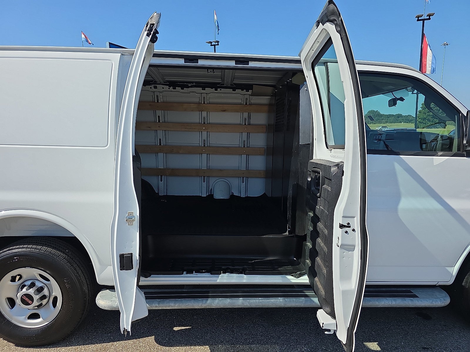 2025 GMC Savana Cargo Work Van