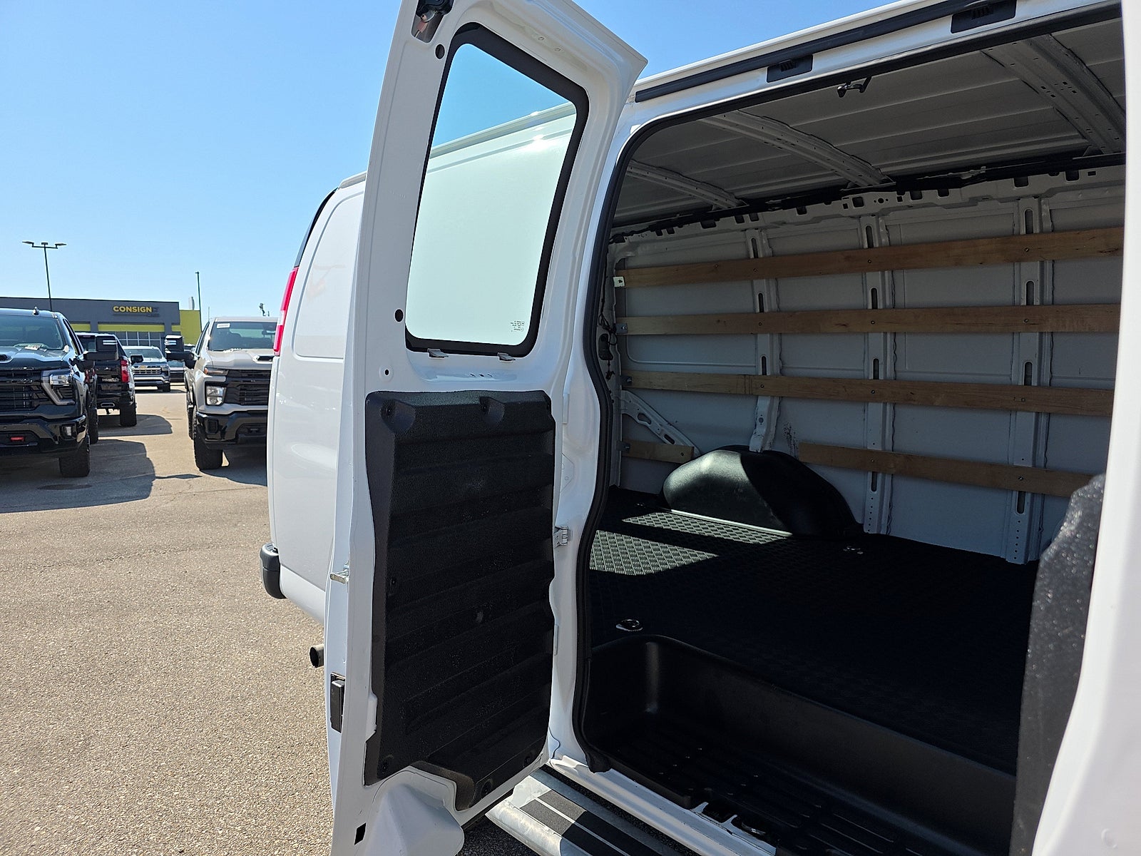 2025 GMC Savana Cargo Work Van
