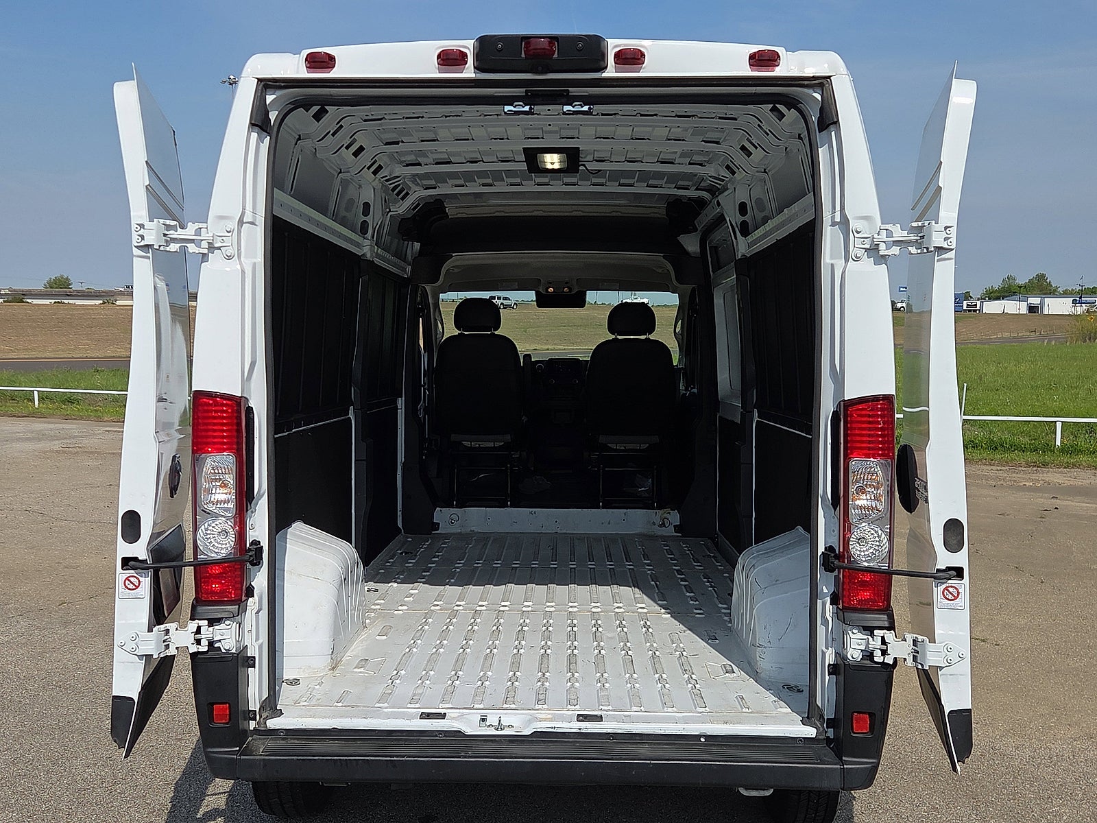 2025 RAM ProMaster Cargo Van Tradesman