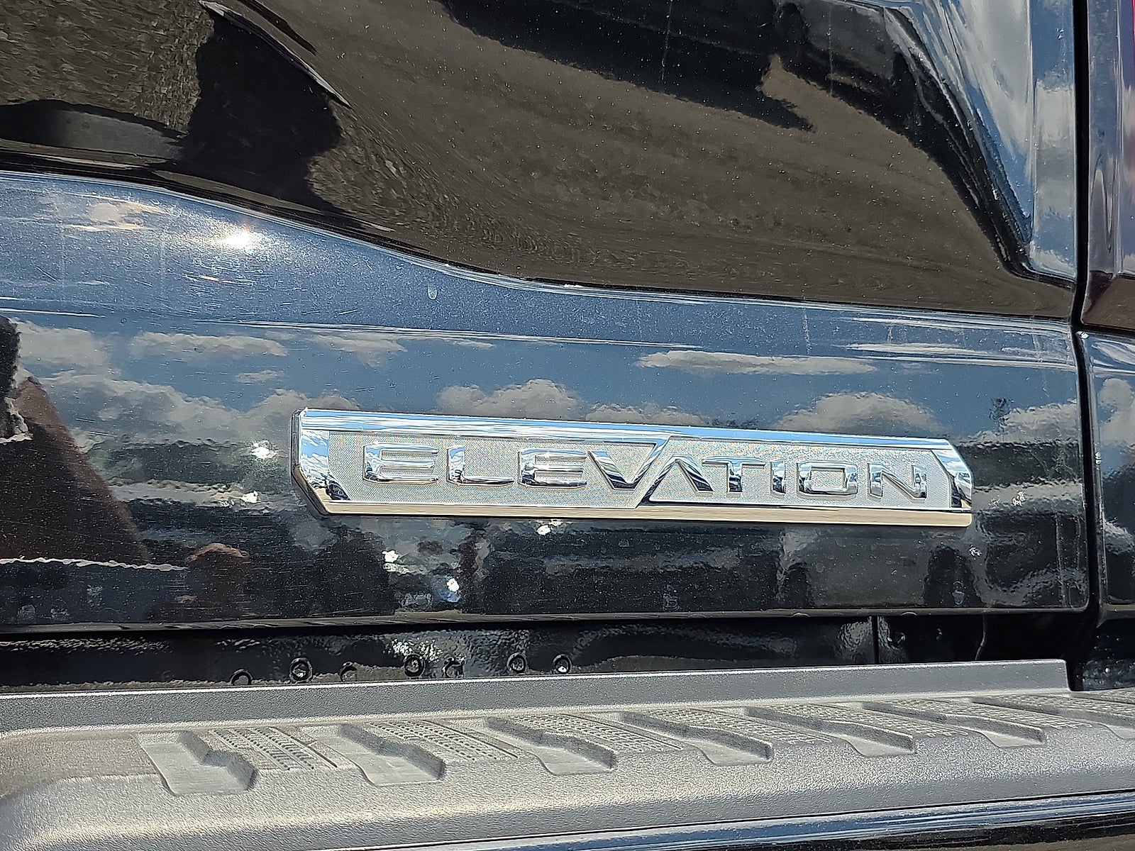 2025 GMC Sierra 1500 Elevation