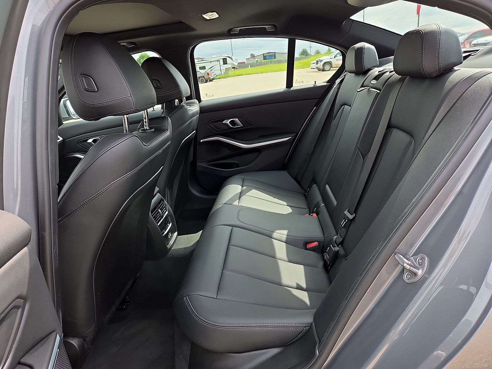 2025 BMW 3 Series 330i