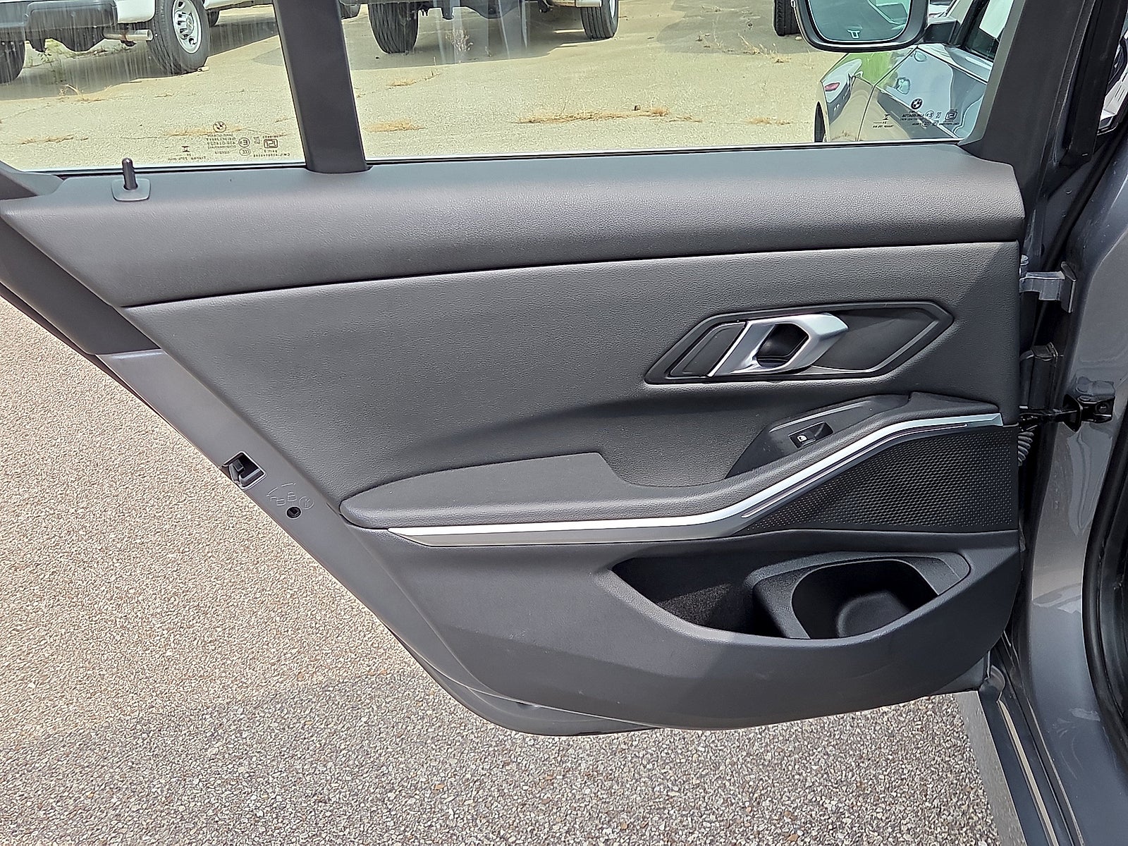 2025 BMW 3 Series 330i