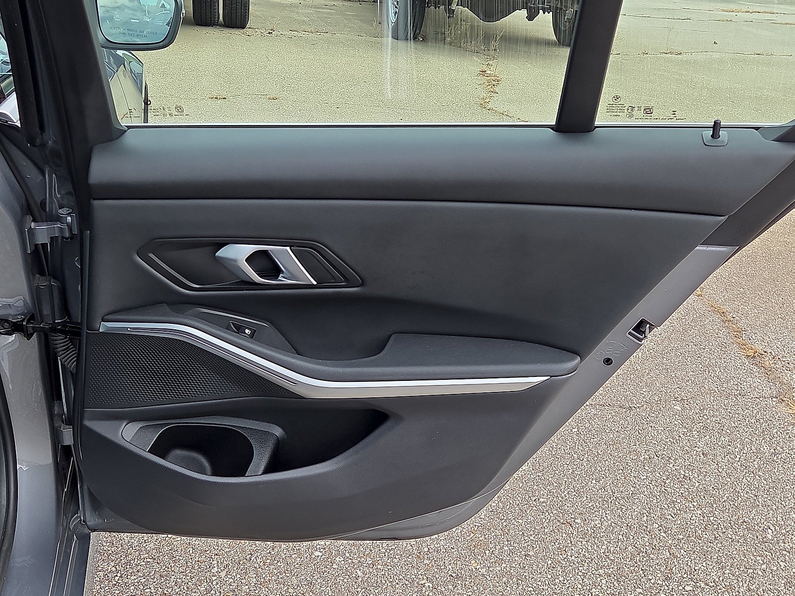 2025 BMW 3 Series 330i