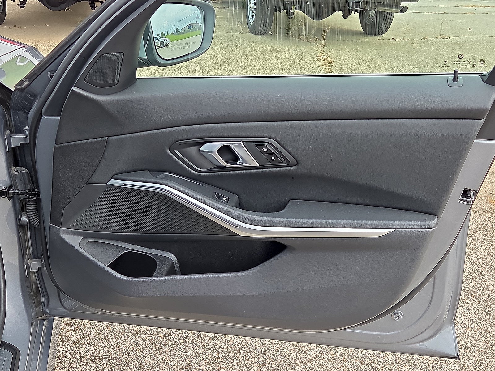 2025 BMW 3 Series 330i
