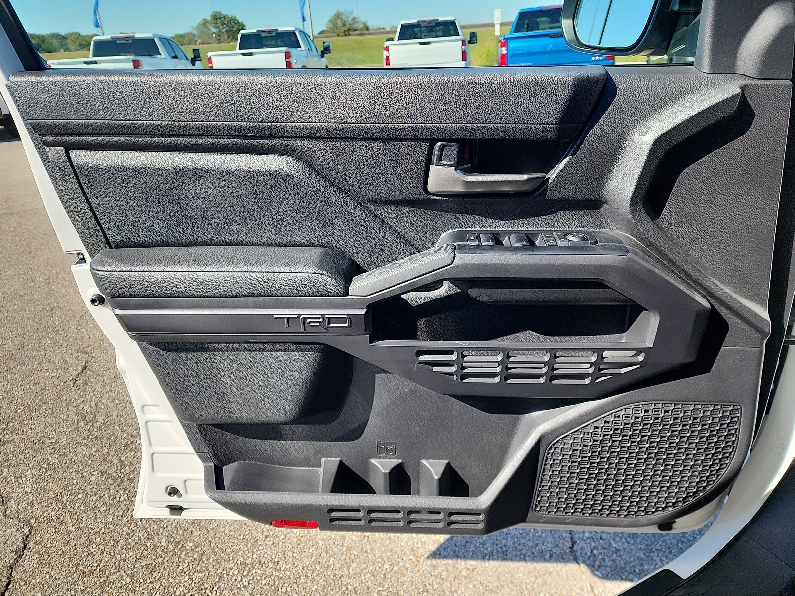 2025 Toyota Tacoma 4WD SR