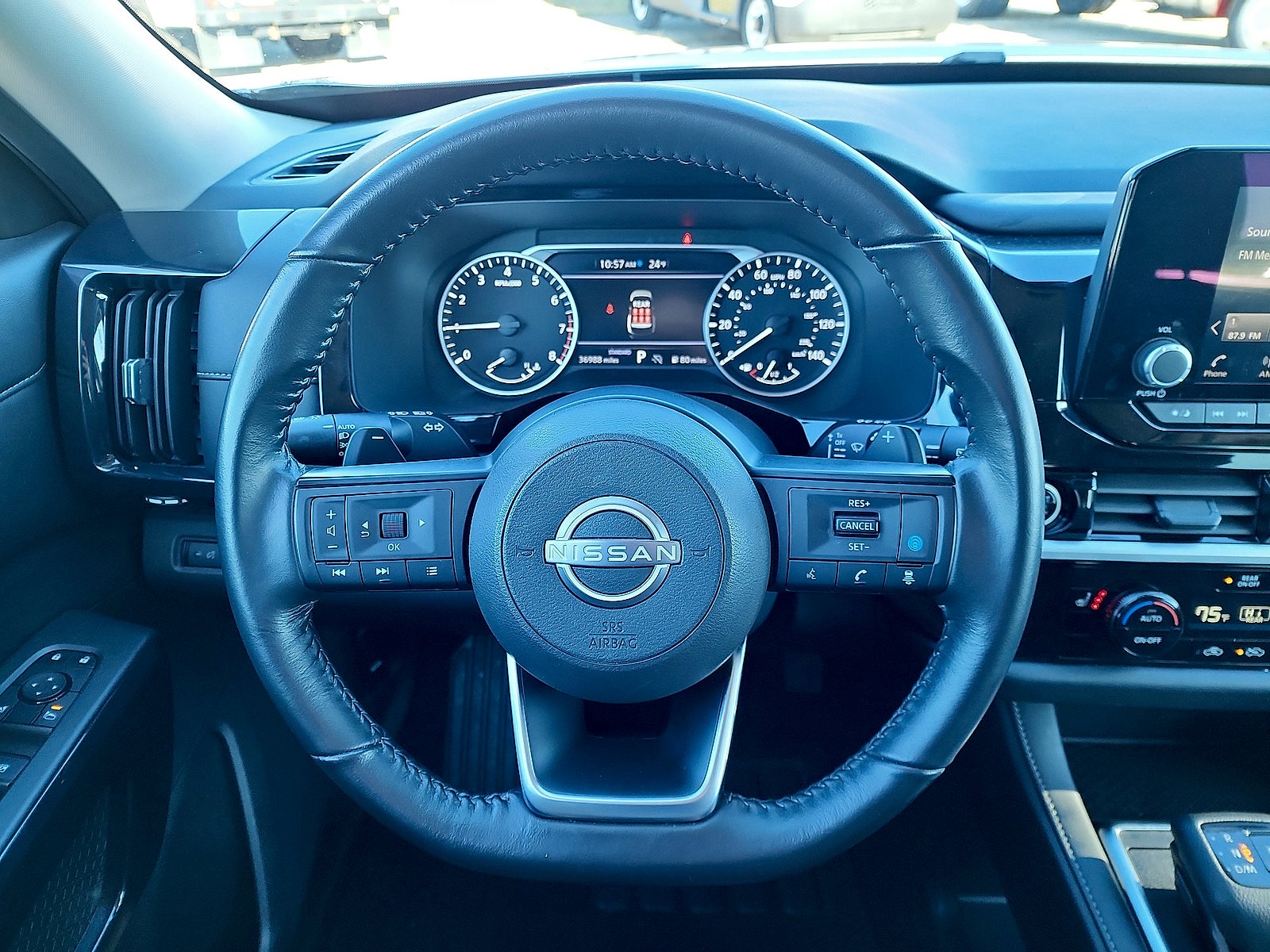 2024 Nissan Pathfinder SV