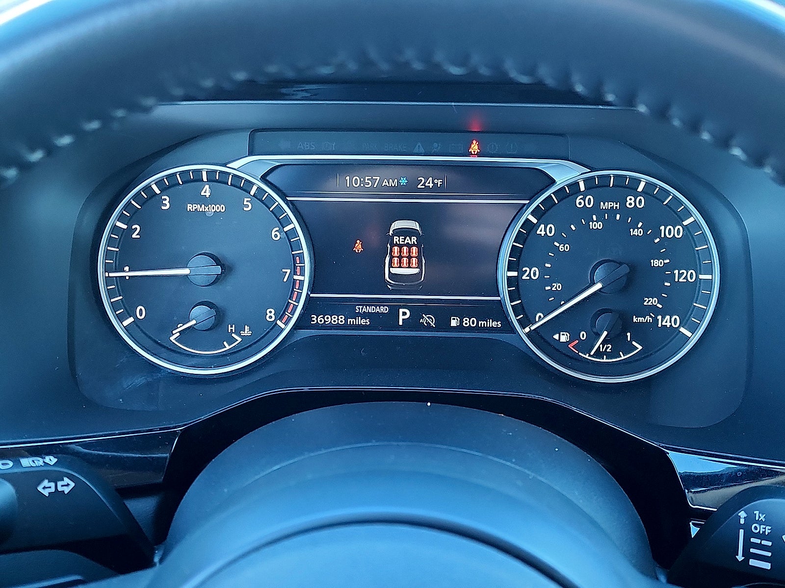 2024 Nissan Pathfinder SV