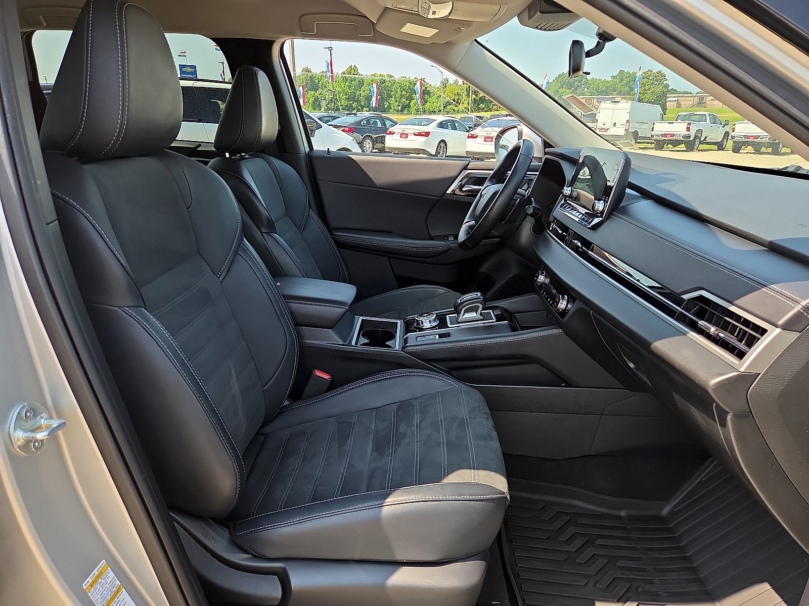 2024 Mitsubishi Outlander SE
