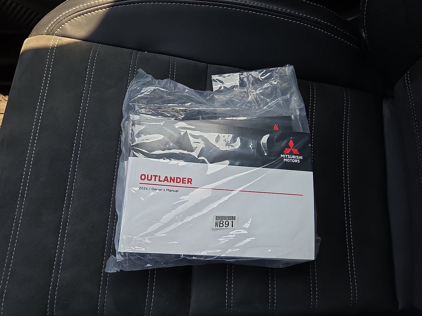 2024 Mitsubishi Outlander SE