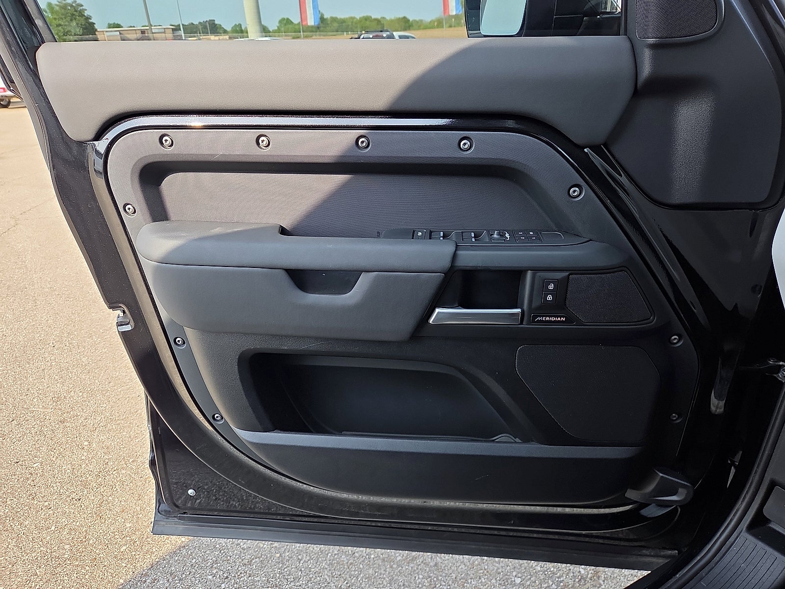 2025 Land Rover Defender S