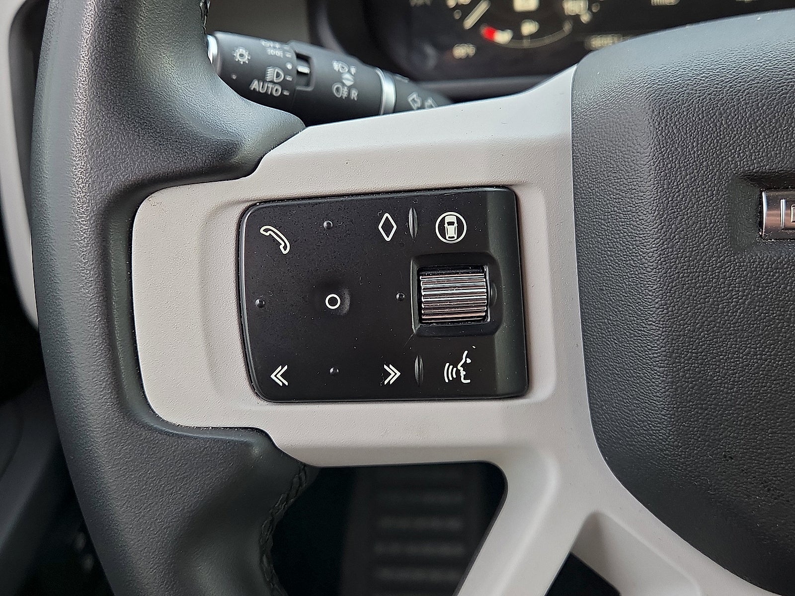 2025 Land Rover Defender S