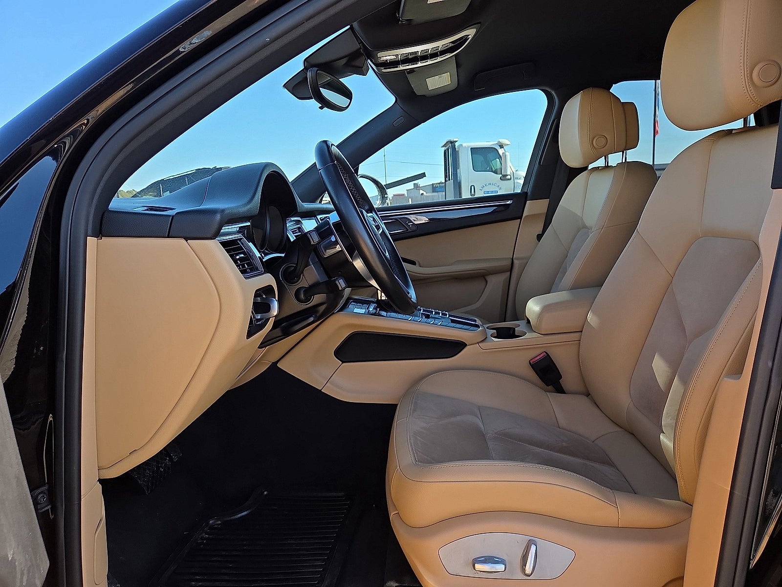 2018 Porsche Macan AWD